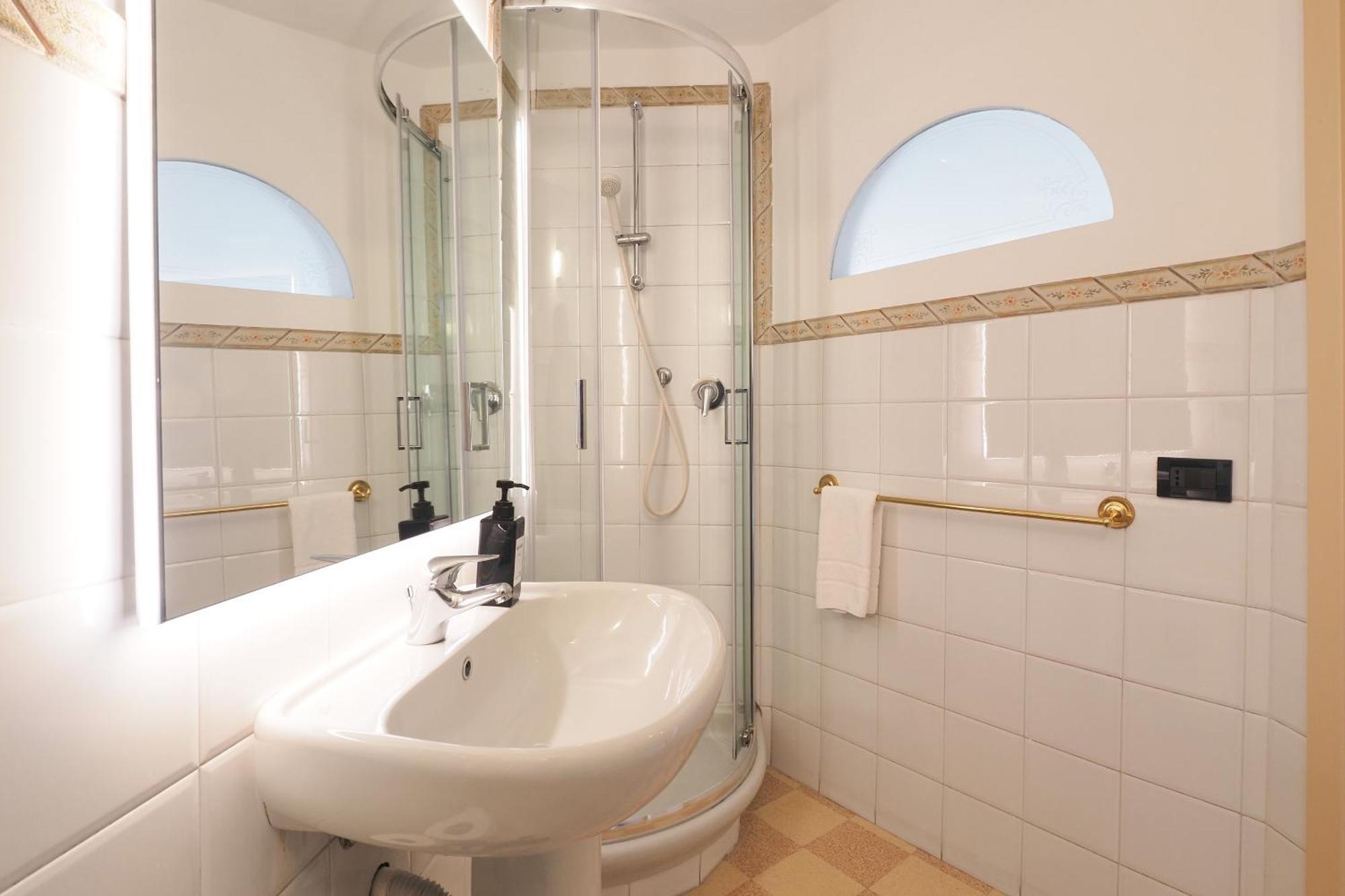 Duomo Cathedral View - Luxury Apartment Milan Exterior photo